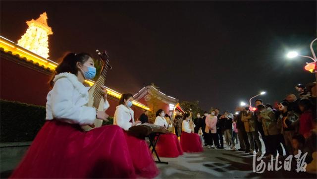 河北新闻网 河北正定：30余项文化活动带火假日古城游