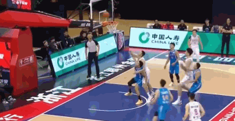 余嘉豪|下一站巨星！18岁高中锋CBA首秀轰25+12，杨毅：和姚明太像了