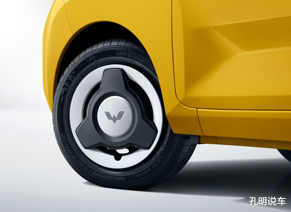 五菱|“马卡龙”24小时订单一万台，气囊雷达空调都有，五菱又成功了