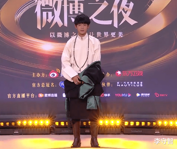 帅哥|微博之夜红毯十大帅哥：肖战王一博王俊凯蔡徐坤领衔，丁真成黑马