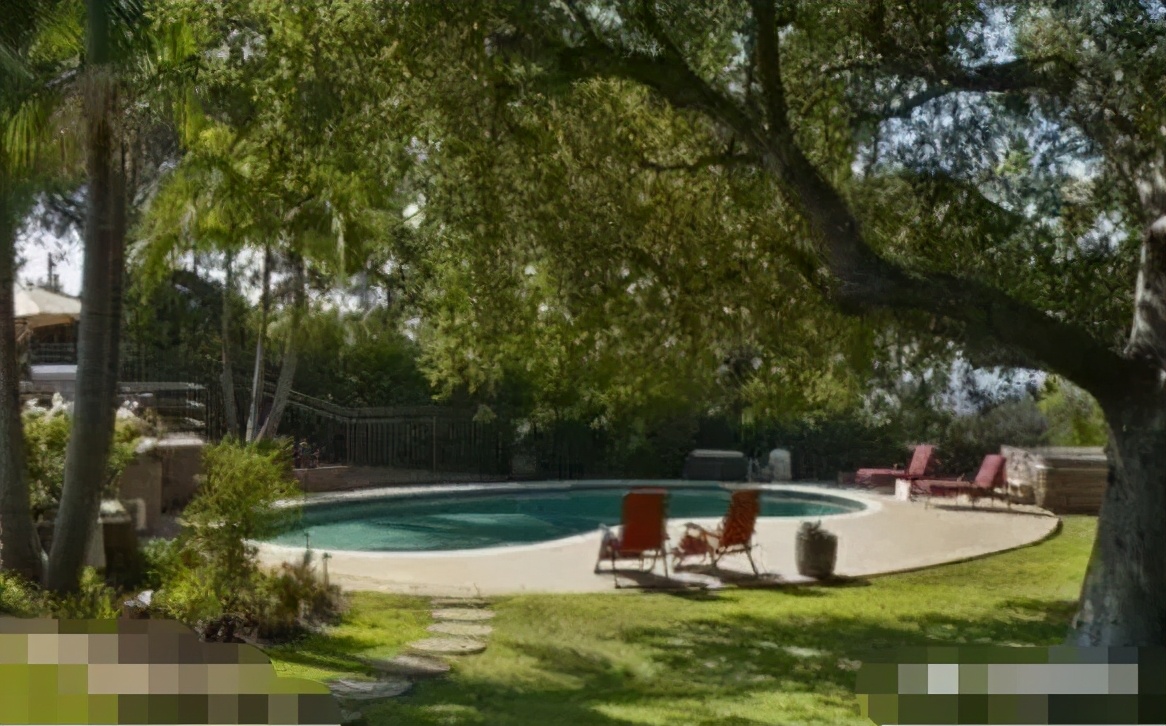 王宝强|王宝强美国的豪宅公开，占地面积1500多平，装修却有点一言难尽