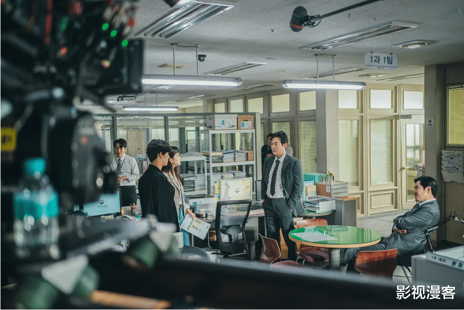 追踪者|女儿被害,他走上追凶复仇之路:韩剧《追踪者》1集上瘾!