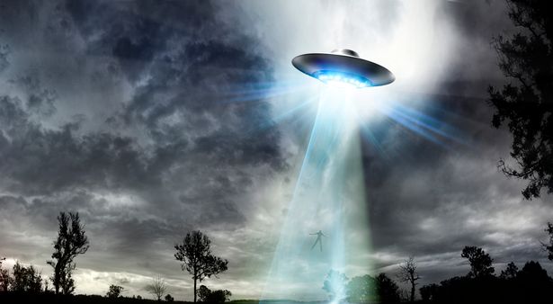 UFO可能会造访地球补充燃料?专家称其或来自我们认知的维度之外