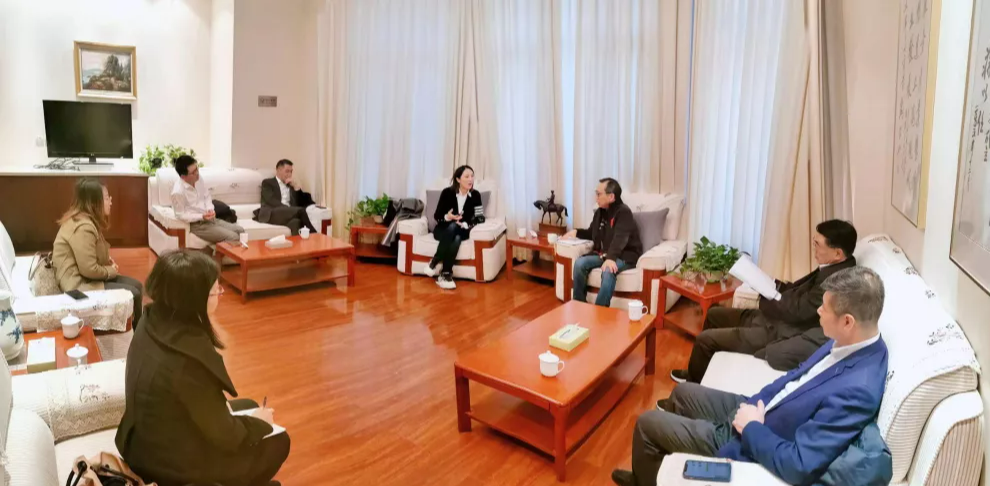 周迅|郑惠强会见上海笑果文化传媒有限公司创始人张瑛婕