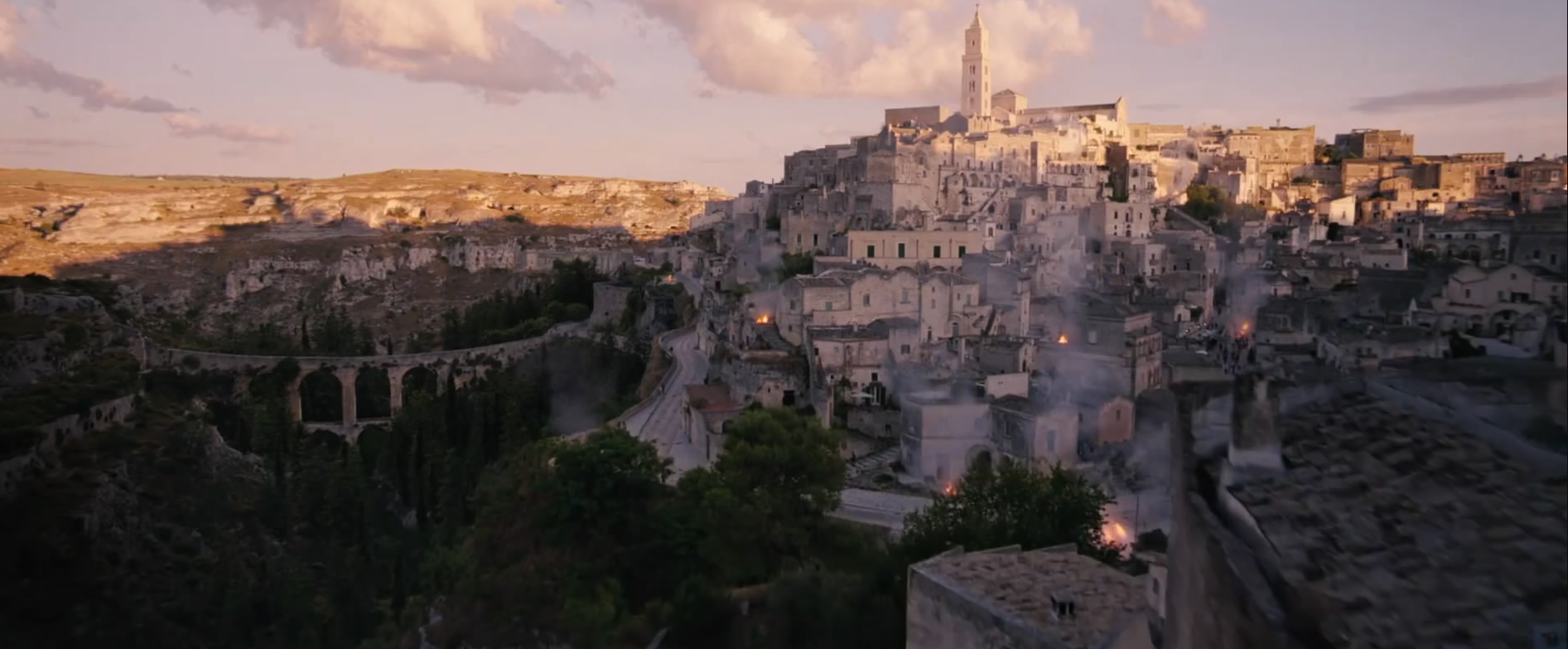 长津湖|耗资19亿制作，首日预售破802万，《长津湖》最强对手杀来了