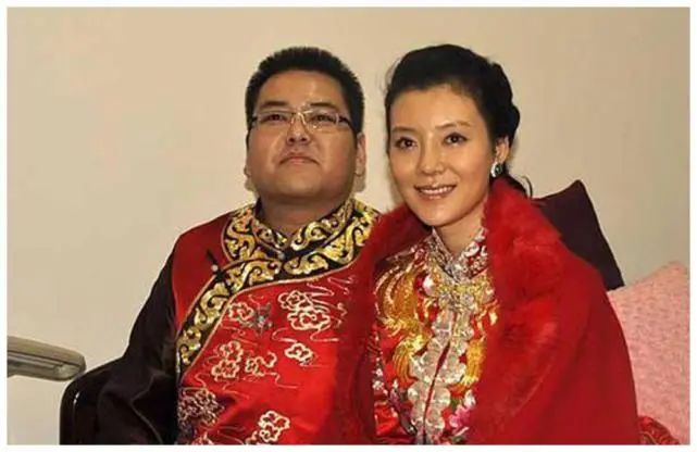 刘嘉玲|离婚后成亿万富婆，她搞垮了首富？