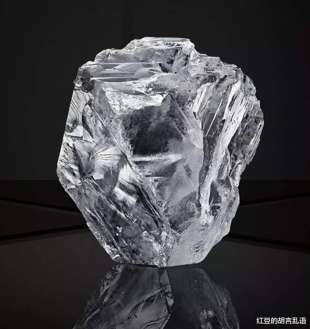 恐龙 宝石的美一直根植于人类的灵魂，让你一见倾心的宝石是哪个？