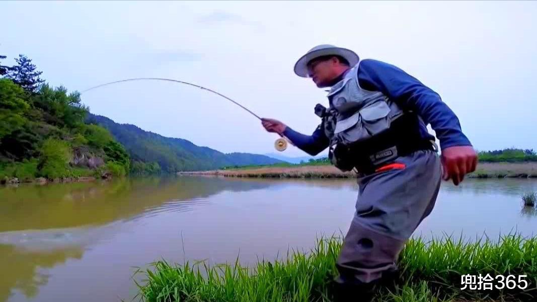 广东省|广东男子在户外野钓，意外收获“虎纹鱼”，得知身份后果断带回家