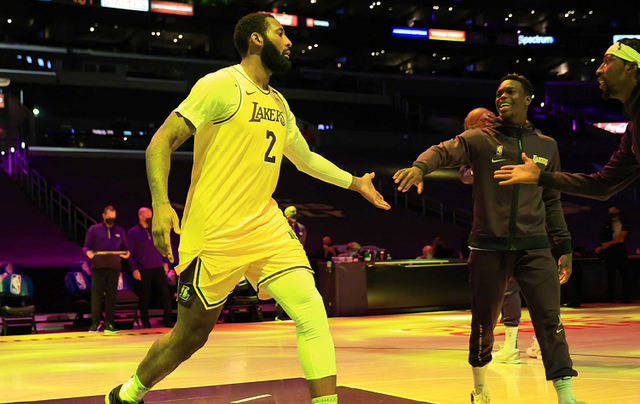 湖人隊|凈負14分！莊神被帽傻，波普讓人憤怒，庫茲馬拼了，湖人又危險了