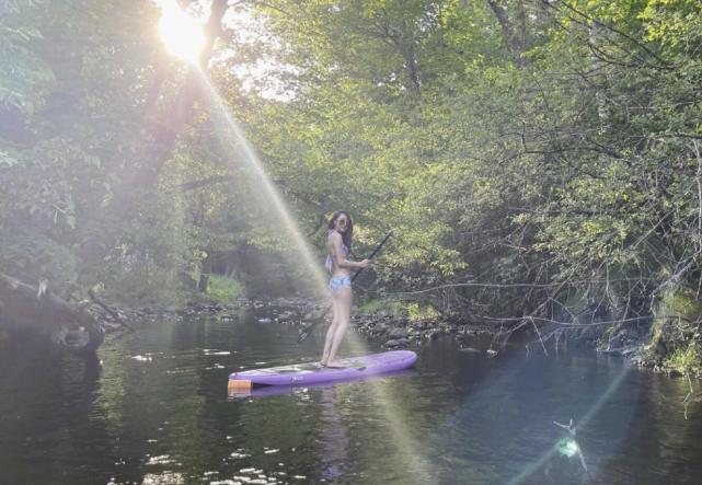 陈赫|陈赫前妻晒男友视角照，深山里穿泳衣划桨，阳光下撩发秀绝美身材