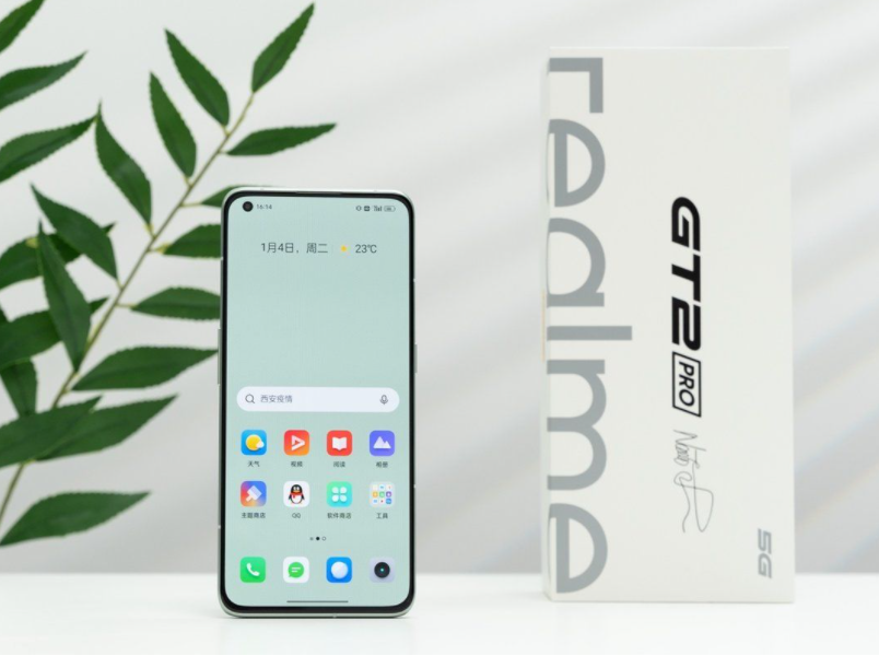 realme|骁龙8 Gen1+2K屏幕，直屏旗舰售价亲民，下一个爆款产品？
