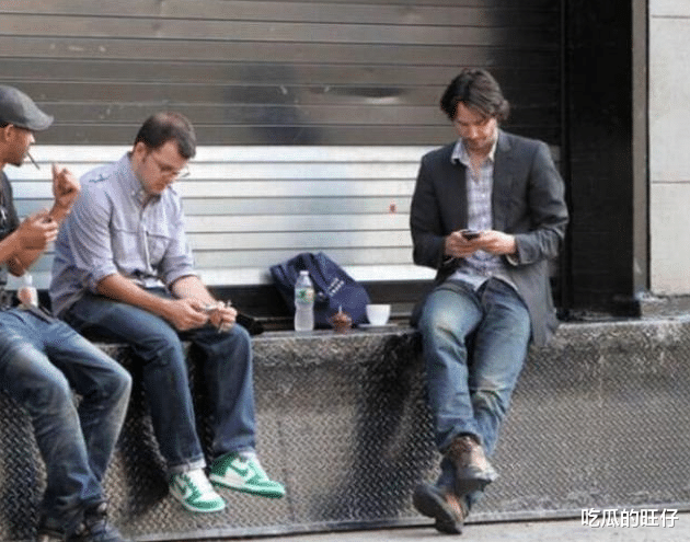 基努·里维斯|奇葩的基努里维斯,单身18年不谈对象,身家过亿却把流浪汉当朋友