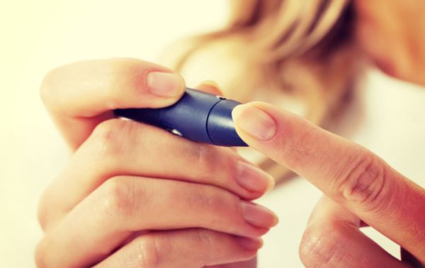 高血糖|两种食物容易造成血糖不稳，日常坚持3个好习惯，血糖或能“听你话”