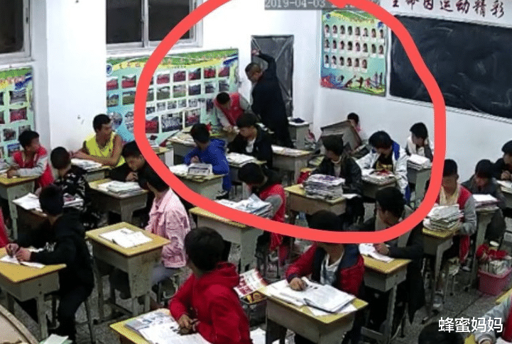 蜂蜜妈妈|年轻老师“管不住”学生，天天度日如年该咋办？要学点“新套路”