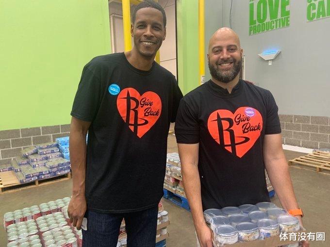 长沙 950万+370万！火箭有意继续补强，这次斯通把目标看向三分射手