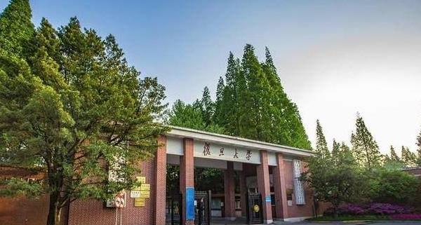 复旦大学|复旦大学“推免生”冯琳，跨年夜华丽亮相，网友却担心她树大招风