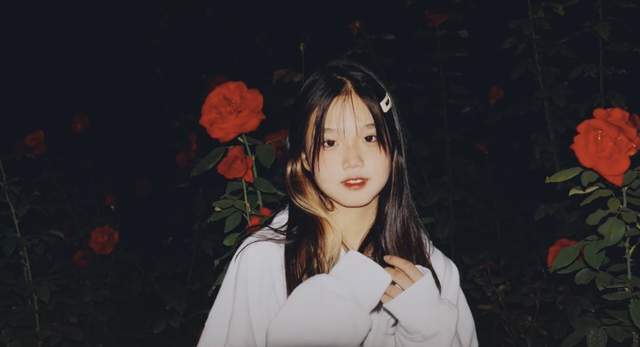 钟丽缇|钟丽缇二女儿张思捷已百万粉丝！颜值逆袭如夜雨后清荷，不输考拉