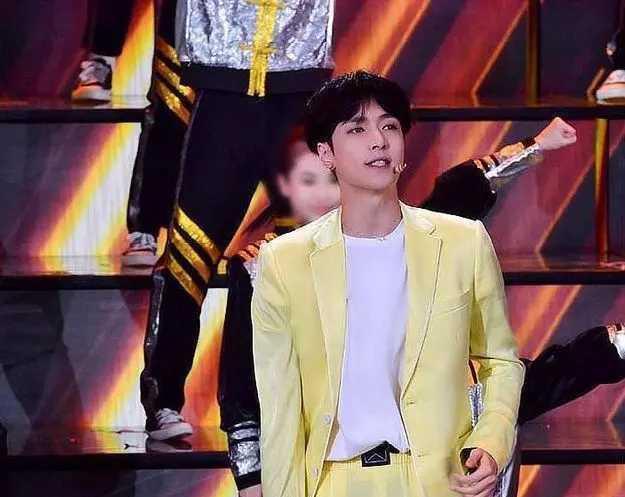 春晚|2022春晚嘉宾主持人名单曝光：流量明星减少、柳岩或接棒主持人