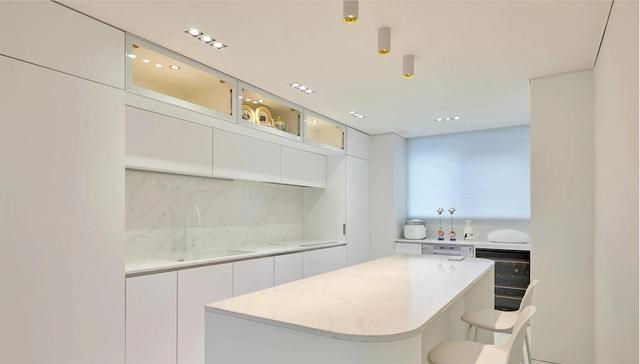 一家4口的110㎡新房,只刷大白墙、通铺瓷砖地面,越简单越喜欢