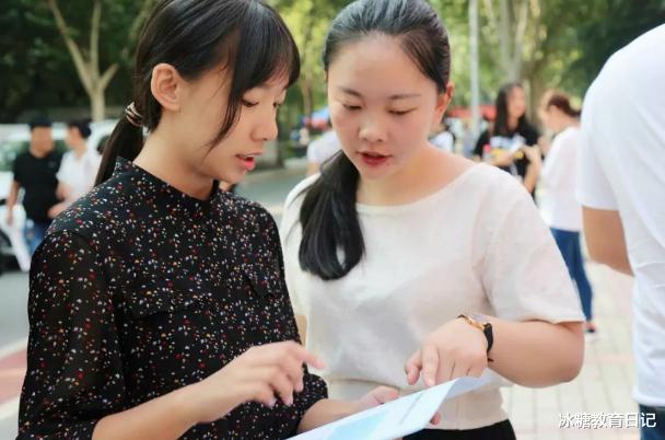 高校|高校不准学生点外卖，发现违规者就扣学分，学生通过网络表示不满