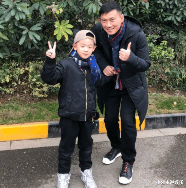 徐洪浩|戏里“父女”戏外夫妻，相差10岁却因戏生情，现在儿子都已经11岁