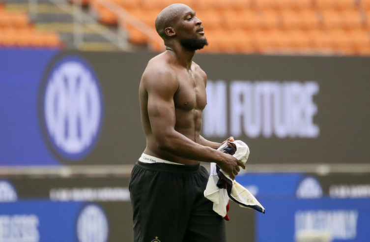 国际米兰|张康阳艰难抉择:给卢卡库标价1.2亿欧!缓解国米财政,太狠心