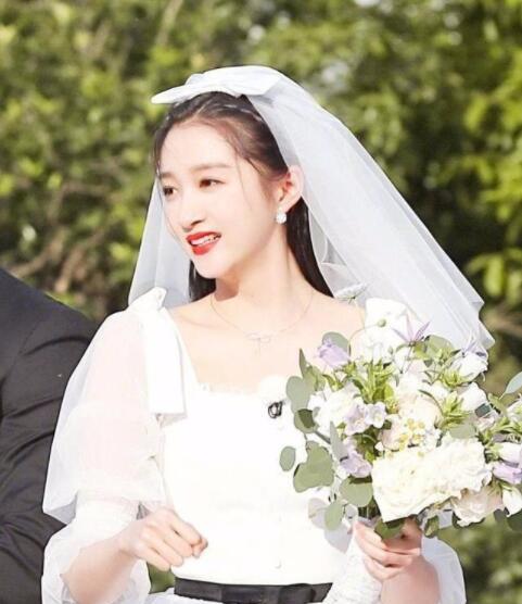MARRY|大方秀恩爱!鹿晗连续5年“卡点”为关晓彤庆生,仪式感满满
