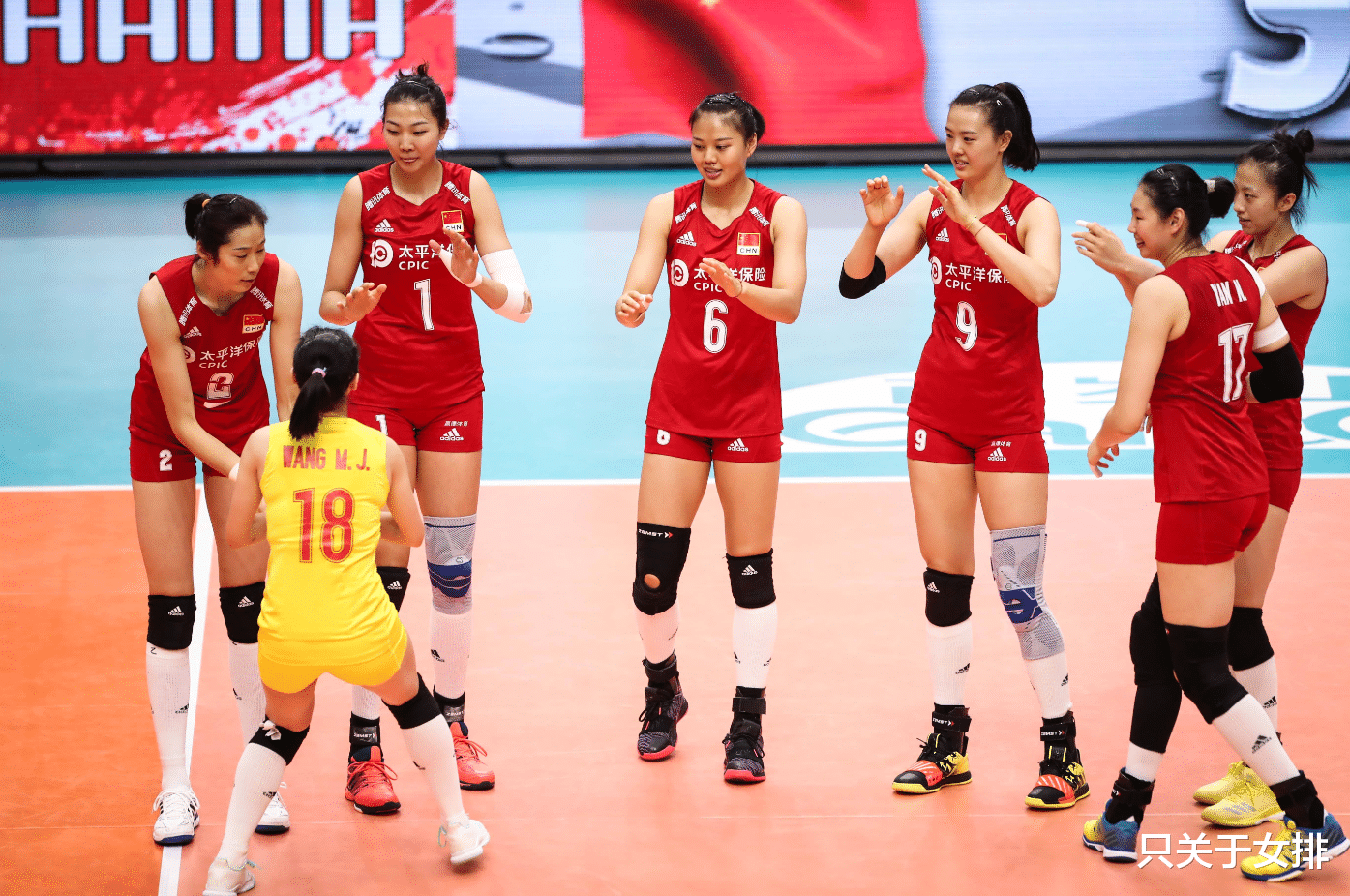 王梦洁|见到偶像紧张？她下场女排就赢球，“被王梦洁气到”冲上热搜榜第三