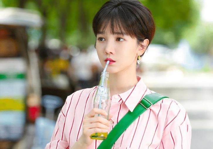 陈小纭|靠炒作 “运动员”走红，又拼命消费前男友，她终于红遍全国