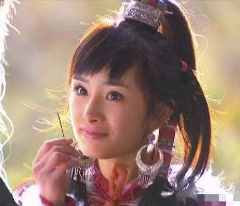 杨幂|一变“欲姐系”就被嫌弃，杨幂这是招谁惹谁了？