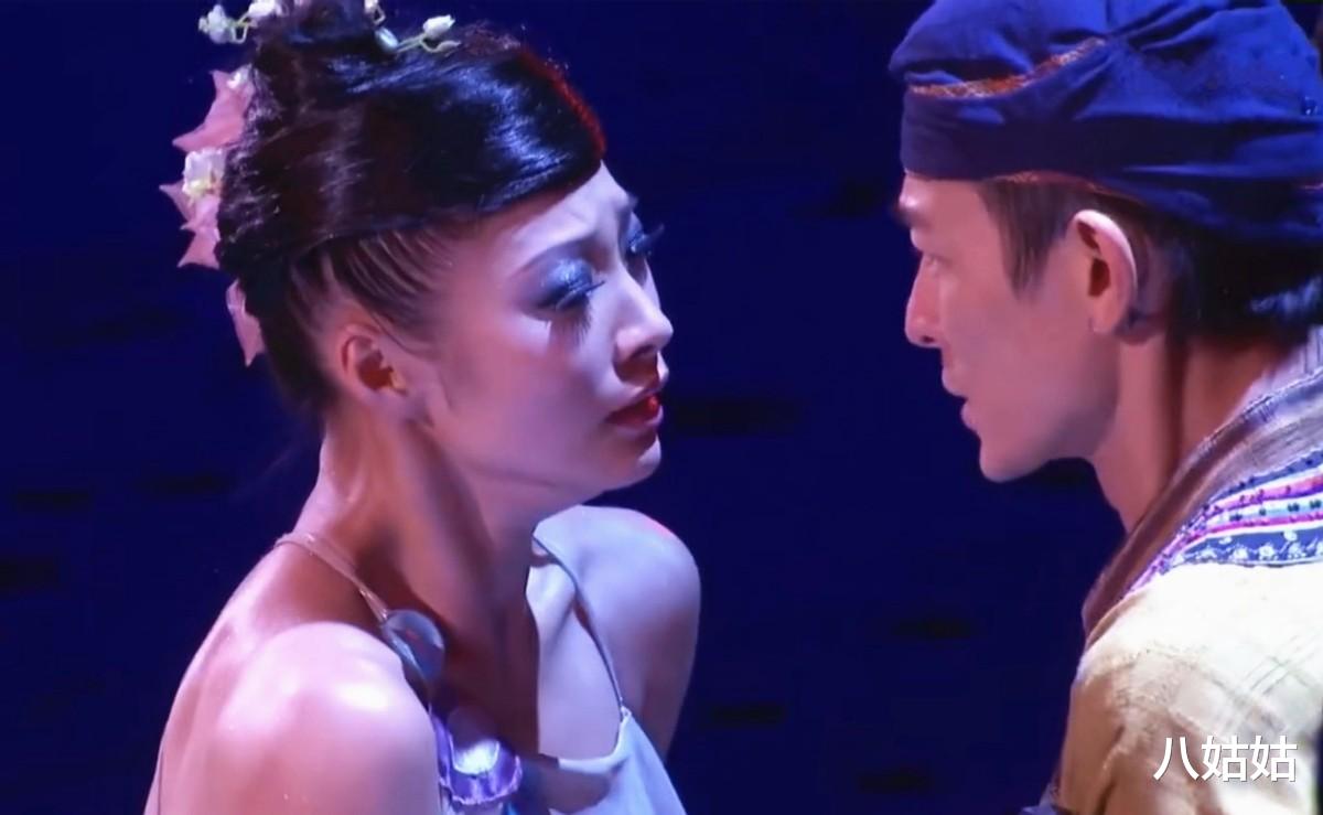 刘德华|同样是刘德华粉丝，比起杨丽娟的疯狂靠近，她的默默守护才更动人