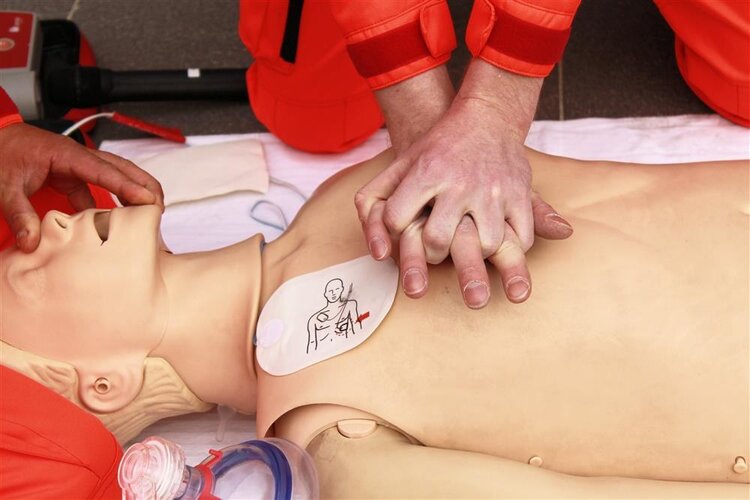 電熱水器|電熱水器頻發漏電事故，使用時要不要斷電？別再用生命去冒險了