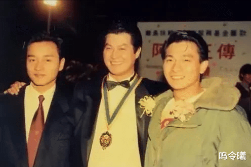 邓光荣 邓光荣与兄弟在公园跑步，突然窜出四名持刀大汉：你就是迫害蓝洁瑛的吧