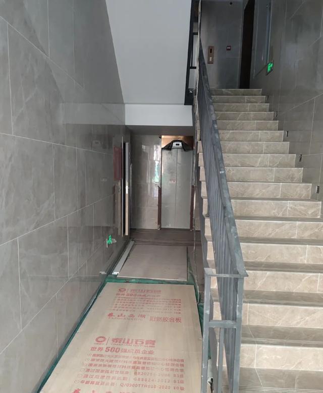 南京|业主炮轰！南京这个超一线板块，被某业余楼盘害惨了……