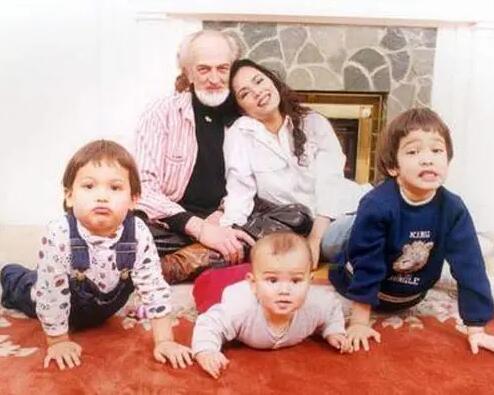 韦唯|韦唯：离婚受创伤，抗病8年，3个儿子是她的精神支撑