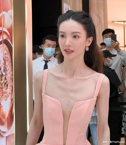 李兰迪|女明星身材焦虑从哪里来？上镜一胖遭群嘲，胳肢窝都被放大镜看