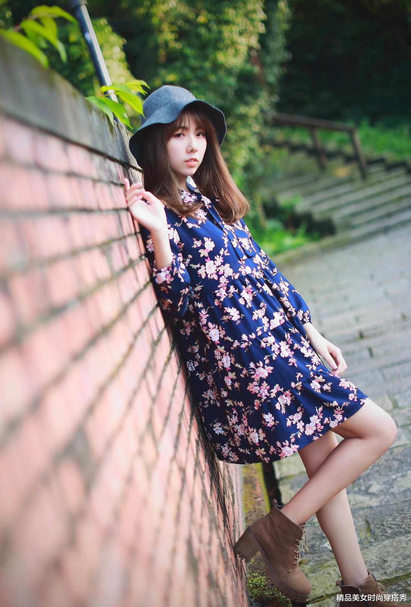 精品美女时尚穿搭秀|秋日这样穿碎花裙，优雅又不失女人味