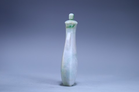 翡翠|民国， 翡翠双耳带盖赏瓶