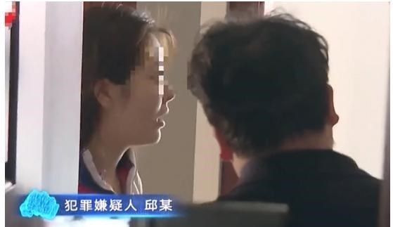 罗焕伍|空姐美貌假的！名车豪宅男友送的！上海警方送夜店捞女手铐是真的