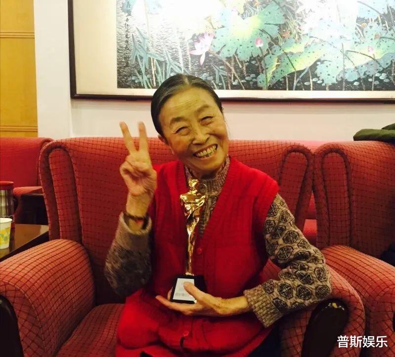 张少华|?“丑娘”张少华的艰辛过往，以及她和两个“儿子”的感人亲情