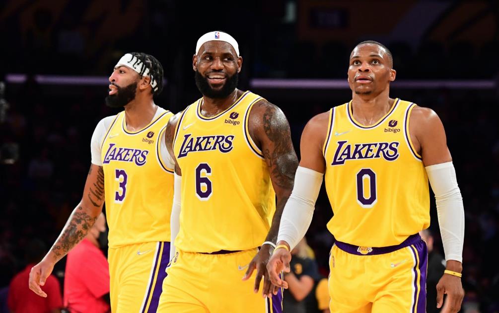 可馨育娃|场均4.8三分联盟第三,完美适配詹姆斯浓眉,你比威少更适合湖人