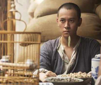 秦俊杰|她将弟弟带入演艺圈，如今自己一直不温不火，弟弟却成功出名