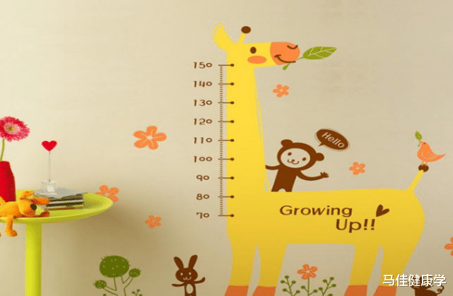 马佳健康学|8岁男童连续2年睡前喝牛奶,身高却仅115cm,医生:无知害了娃