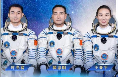 宇航员在太空失重状态下如何上厕所,排泄的废弃物又去了哪里?