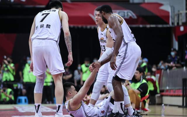 广东男篮|针对广东?CBA或保送辽宁夺冠,中国篮球没落原因已曝光!