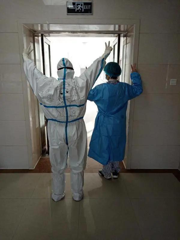 大河健康报 最后1例确诊患者出院，大连本土病例“清零”