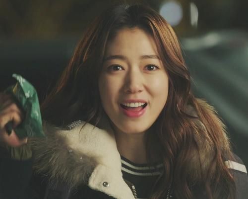 朴信惠|“韩流女神”朴信惠：曾是清纯女神的她，如今31岁未婚先孕