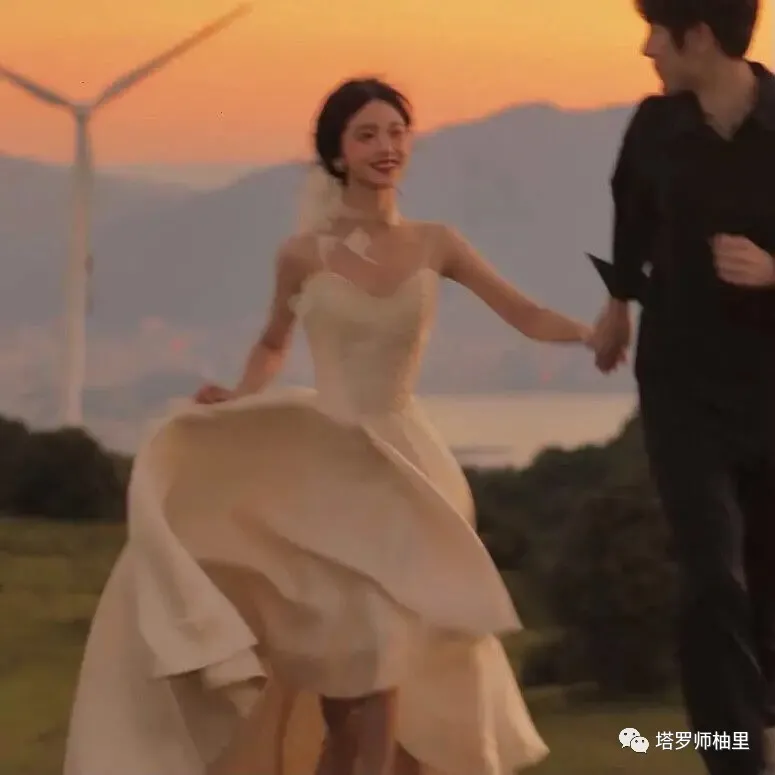 占卜师央央|塔罗牌占卜：今生，谁会与你【缔结良缘？】