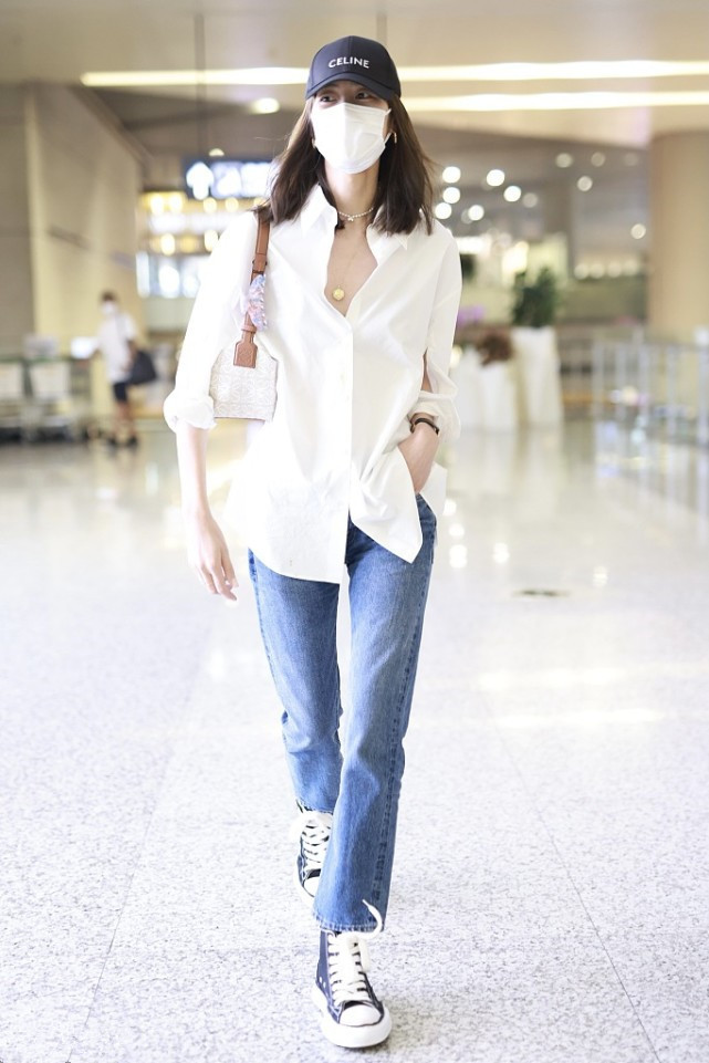 时尚潮流生活|白衬衫搭牛仔裤都能这么时髦?刘雯不愧是混时尚圈的人!