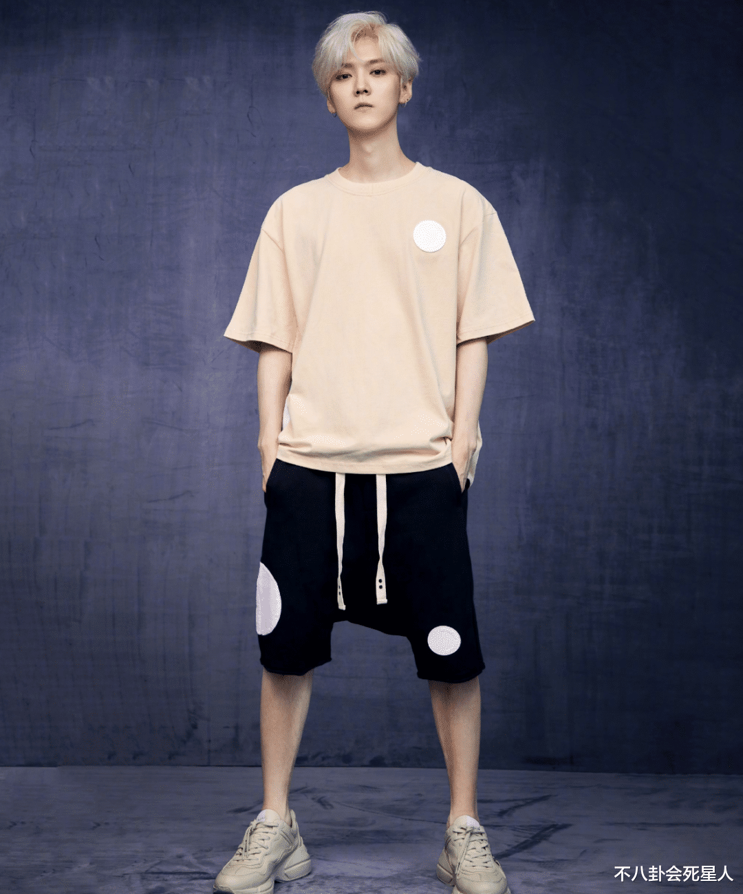 型男|“男版鞠婧祎”都变成阳刚型男，脂粉气的男爱豆，终于做出改变了